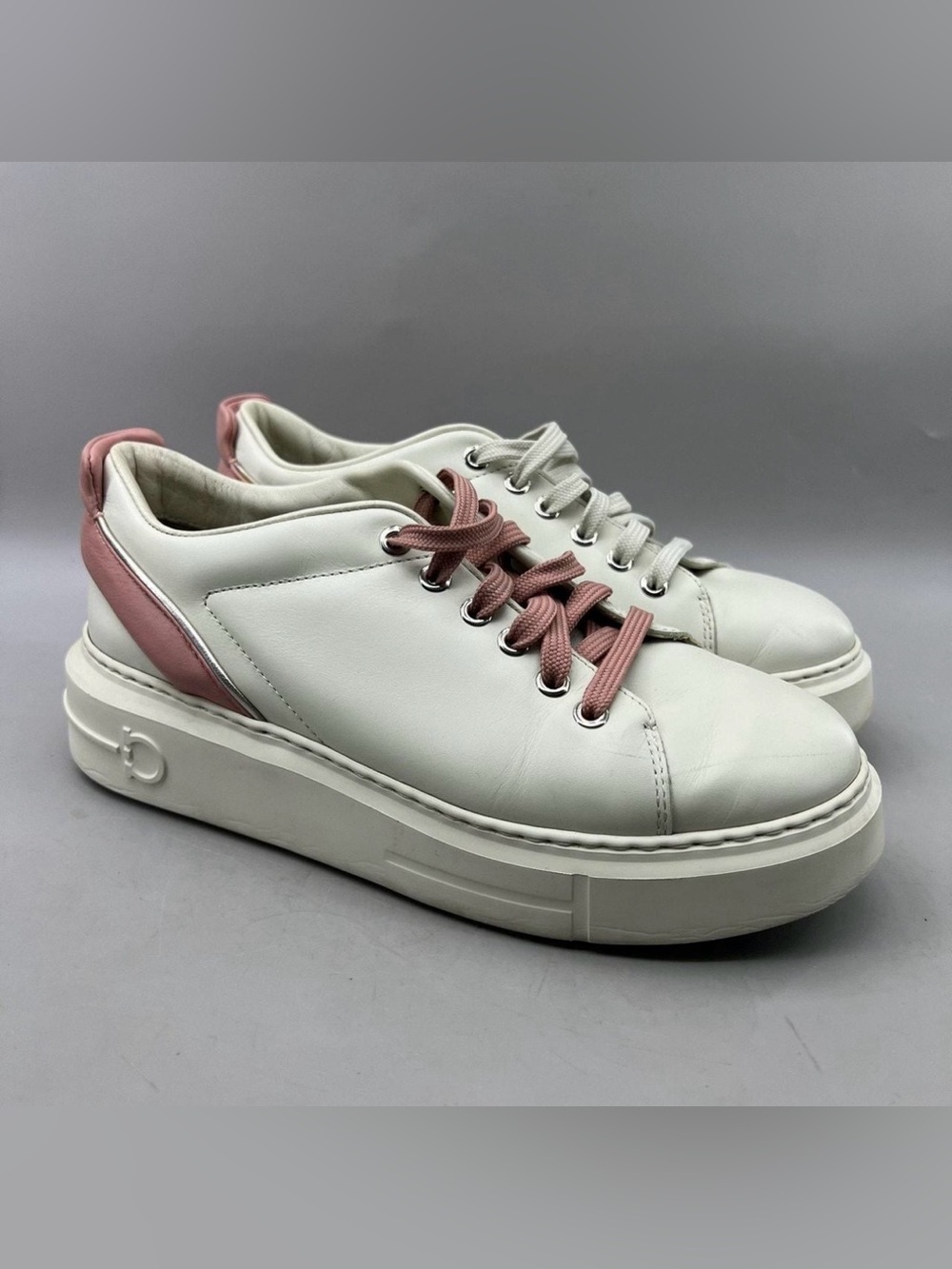 White and Pink Women’s Low-Top Leather Sneakers